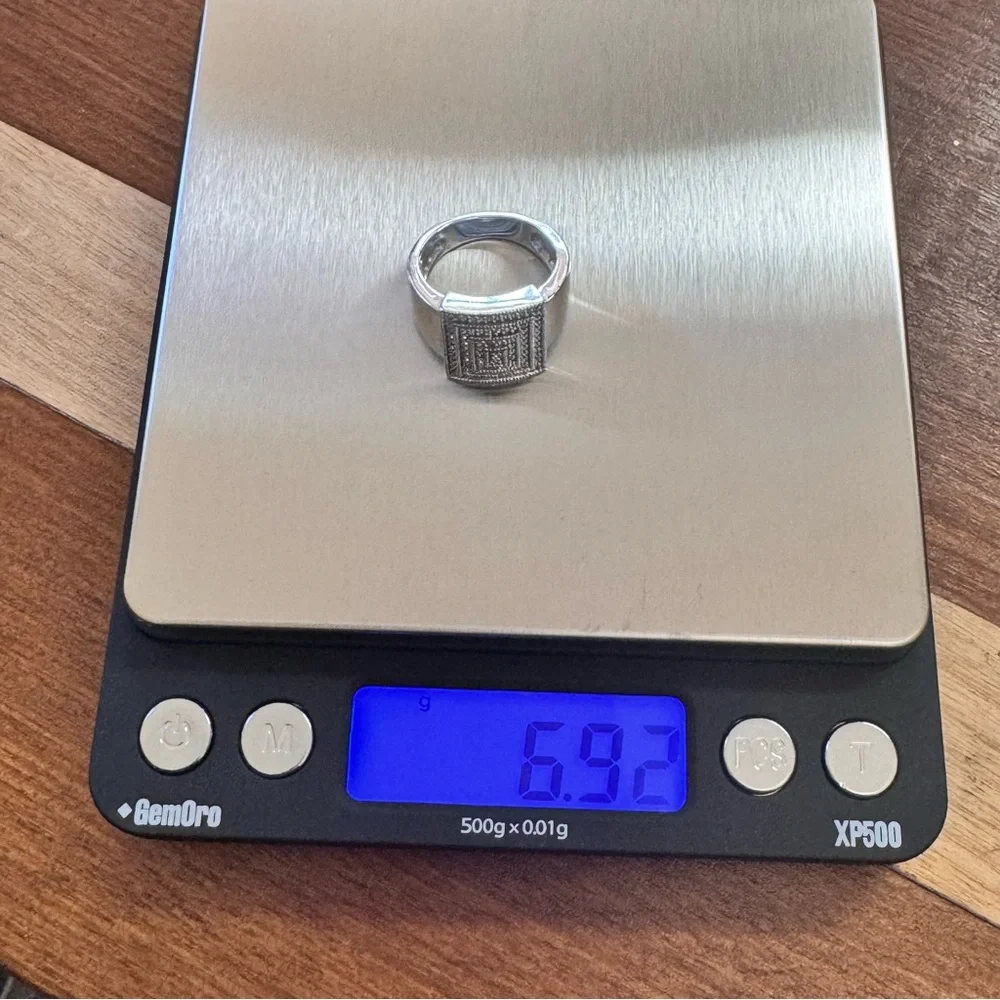 1980s Sterling silver 925 with 82 diamonds cocktail ring in a size 7.25 & 6.92 g